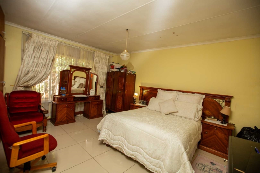 3 Bedroom Property for Sale in Rooihuiskraal Ext 9 Gauteng