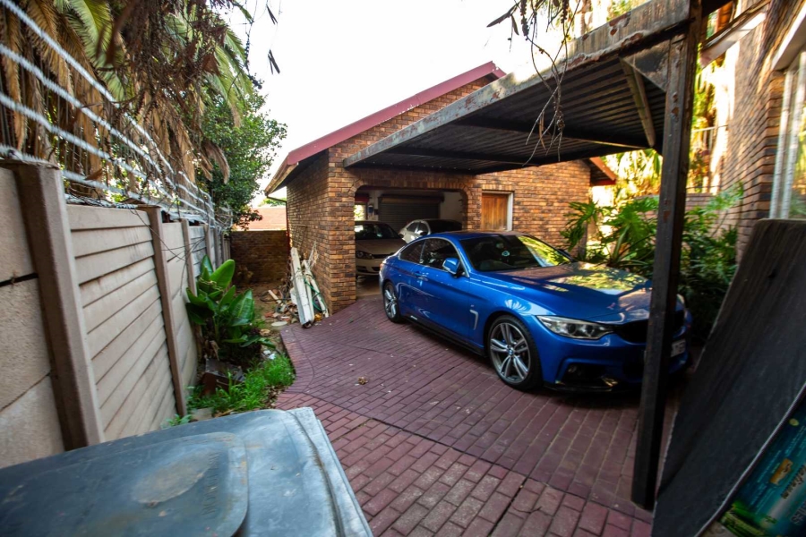 3 Bedroom Property for Sale in Rooihuiskraal Ext 9 Gauteng