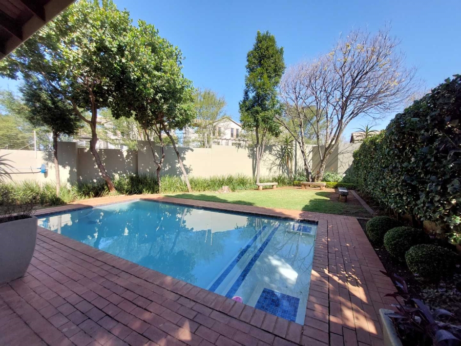 To Let 2 Bedroom Property for Rent in Bryanston Gauteng