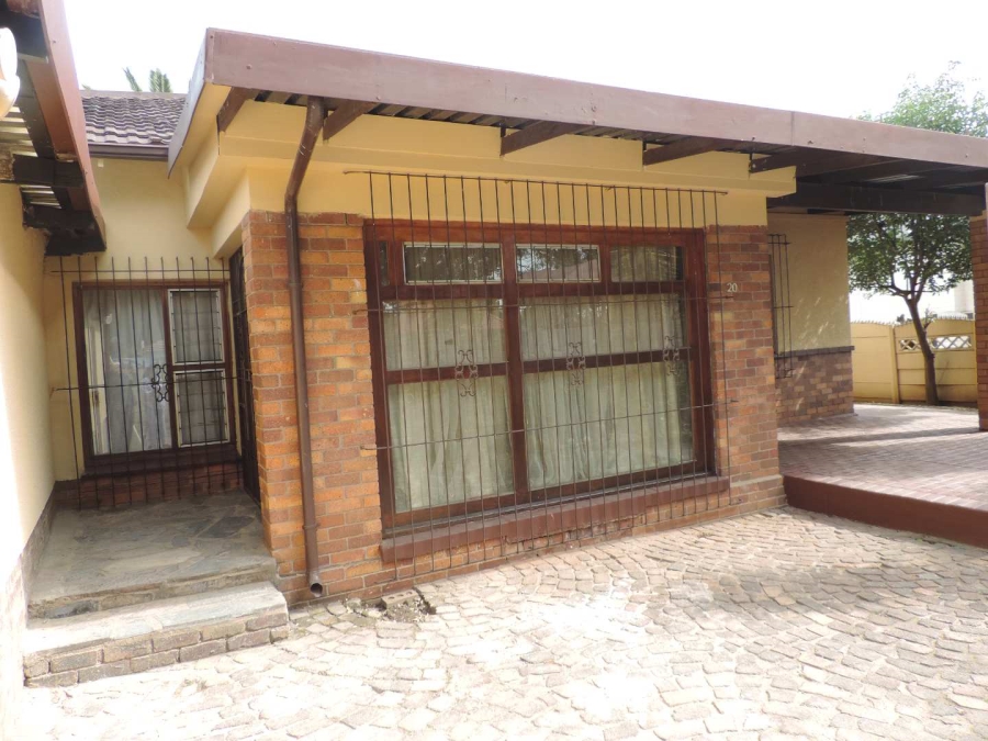 To Let 3 Bedroom Property for Rent in Delville Gauteng