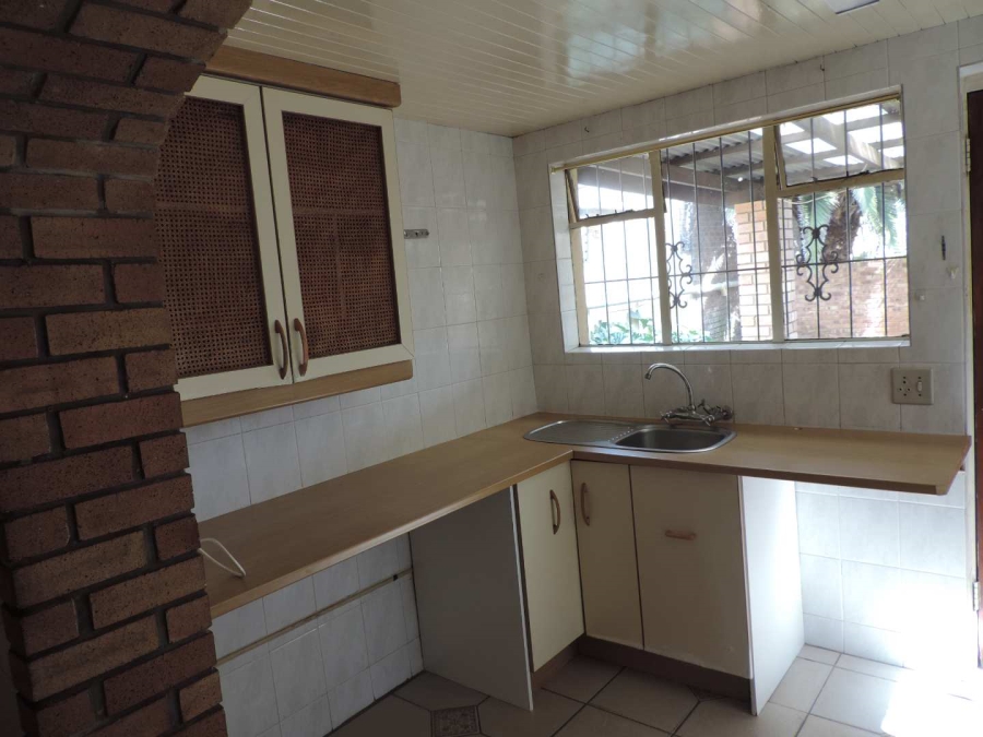 To Let 3 Bedroom Property for Rent in Delville Gauteng