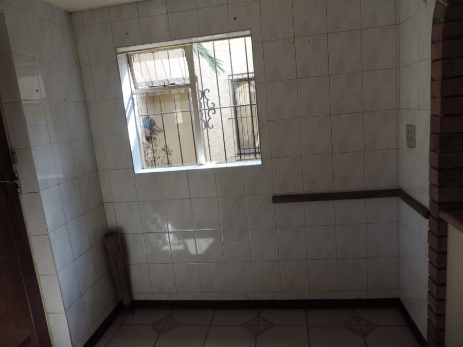 To Let 3 Bedroom Property for Rent in Delville Gauteng