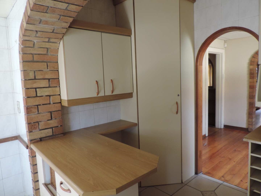 To Let 3 Bedroom Property for Rent in Delville Gauteng