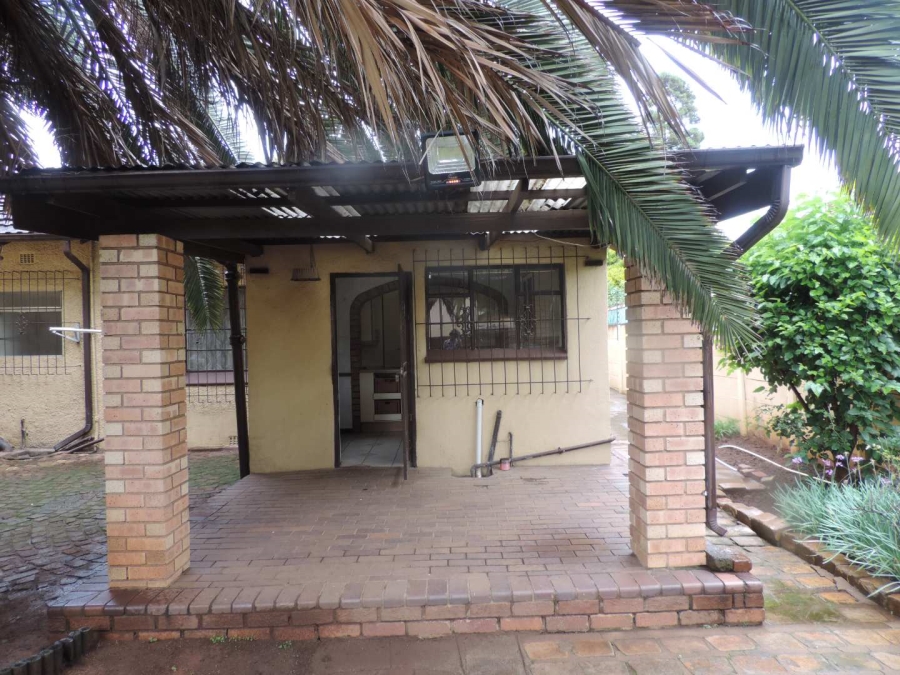 To Let 3 Bedroom Property for Rent in Delville Gauteng