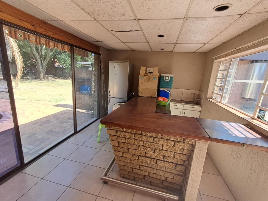 3 Bedroom Property for Sale in Brackenhurst Gauteng