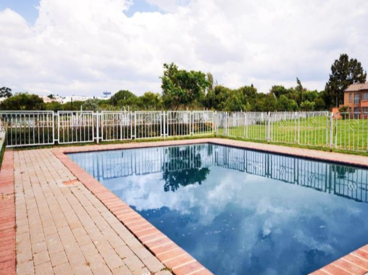 2 Bedroom Property for Sale in Noordwyk Gauteng