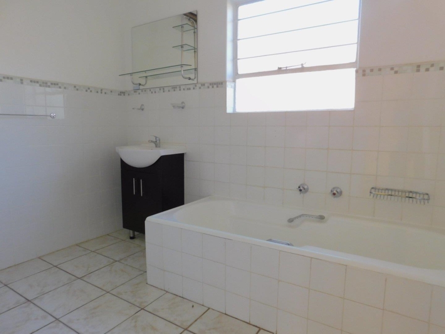 To Let 4 Bedroom Property for Rent in Bryanston Gauteng