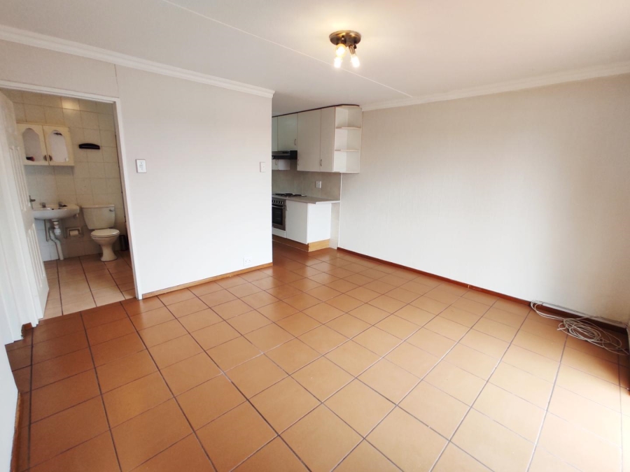 To Let 1 Bedroom Property for Rent in Sundowner Gauteng