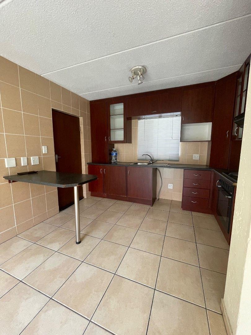 To Let 2 Bedroom Property for Rent in Aeroton Gauteng