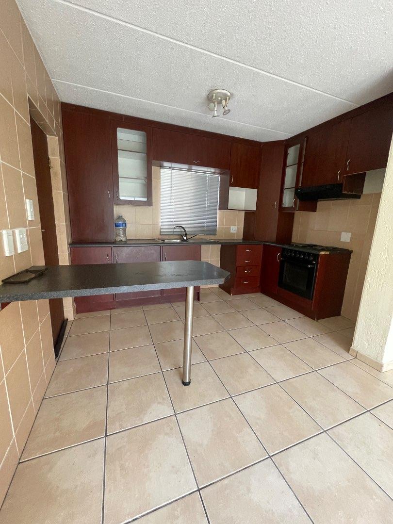 To Let 2 Bedroom Property for Rent in Aeroton Gauteng