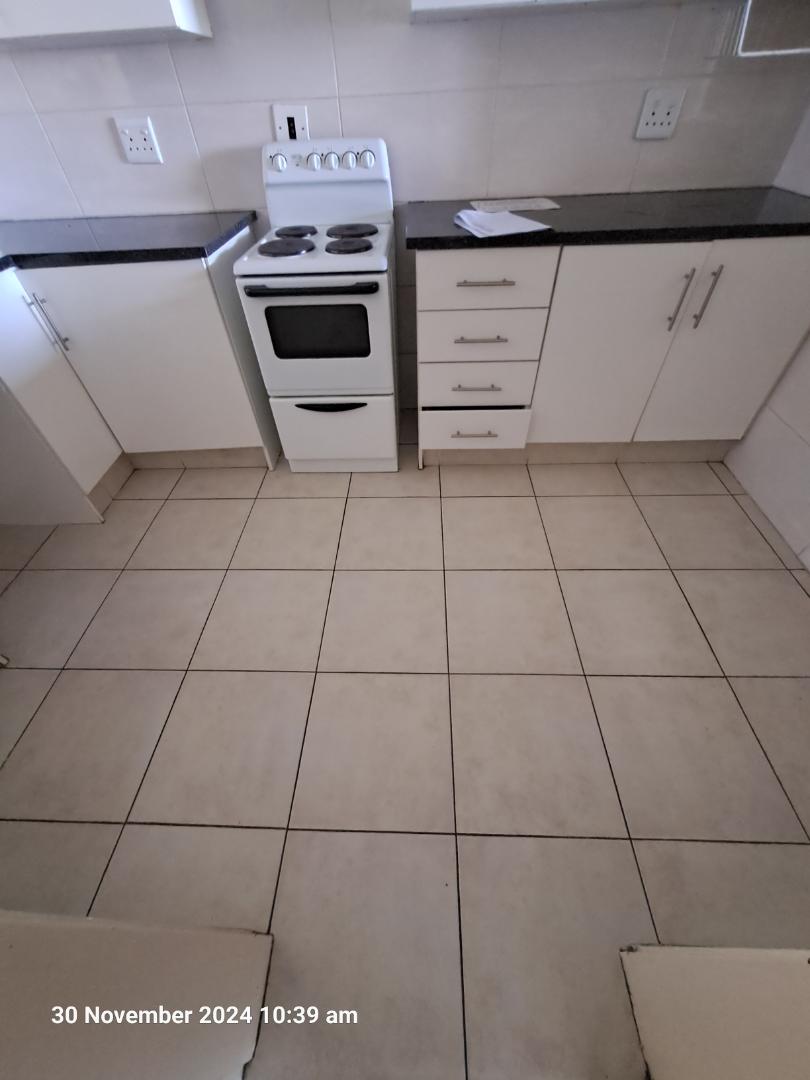 To Let 1 Bedroom Property for Rent in La Montagne Gauteng