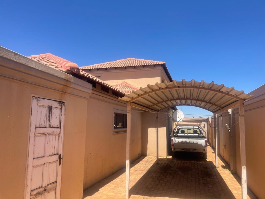 4 Bedroom Property for Sale in Alveda Park Gauteng