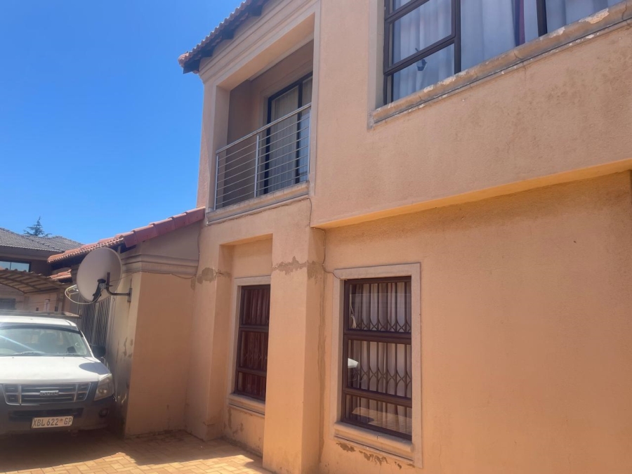 4 Bedroom Property for Sale in Alveda Park Gauteng