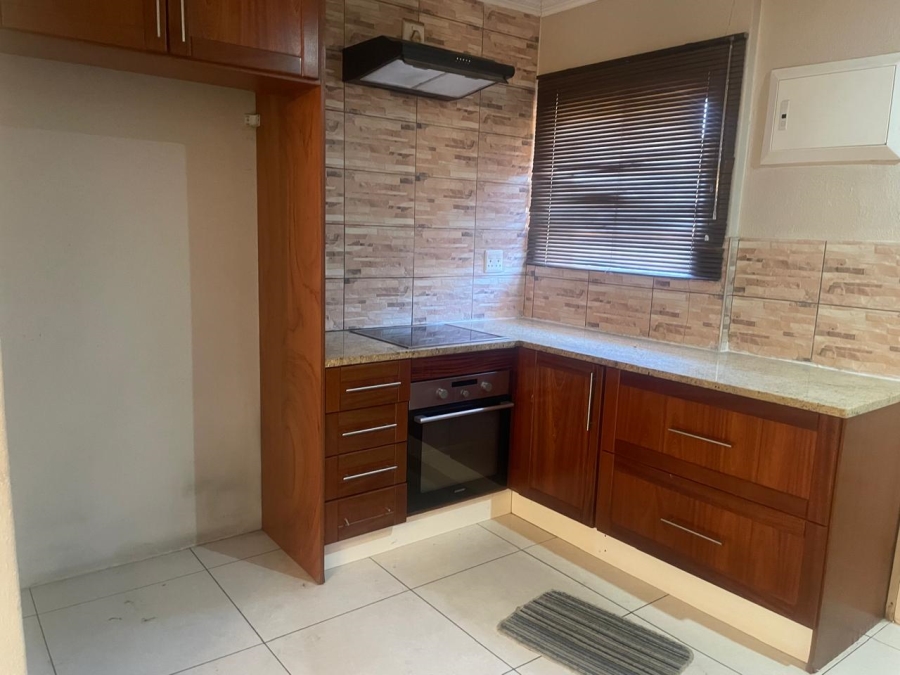 4 Bedroom Property for Sale in Alveda Park Gauteng