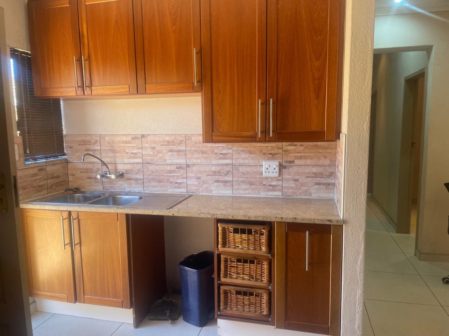 4 Bedroom Property for Sale in Alveda Park Gauteng