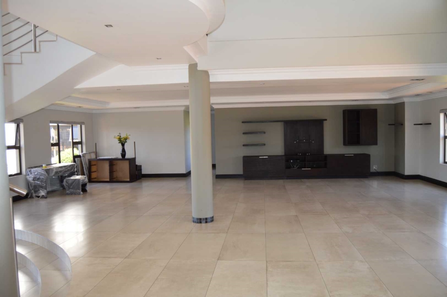 6 Bedroom Property for Sale in Blue Saddle Ranches Gauteng