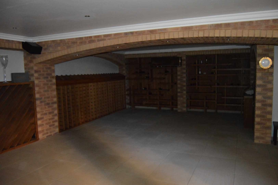 6 Bedroom Property for Sale in Blue Saddle Ranches Gauteng