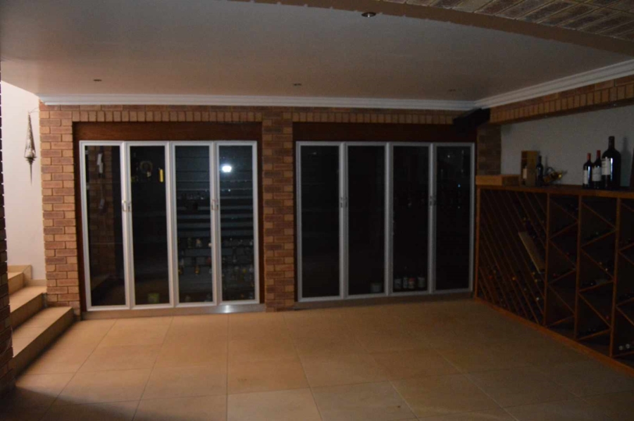 6 Bedroom Property for Sale in Blue Saddle Ranches Gauteng