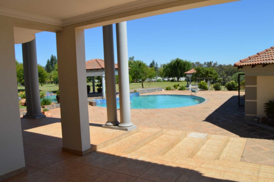 6 Bedroom Property for Sale in Blue Saddle Ranches Gauteng