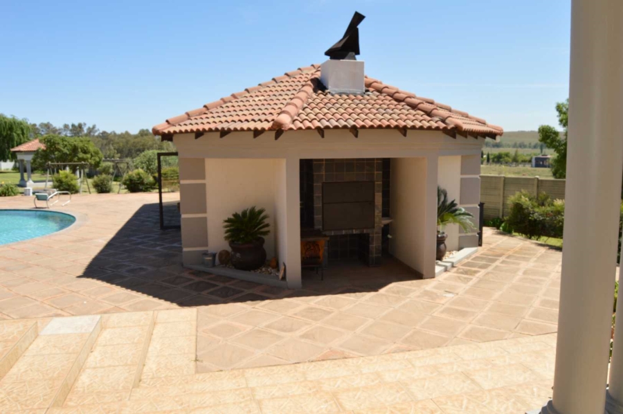 6 Bedroom Property for Sale in Blue Saddle Ranches Gauteng