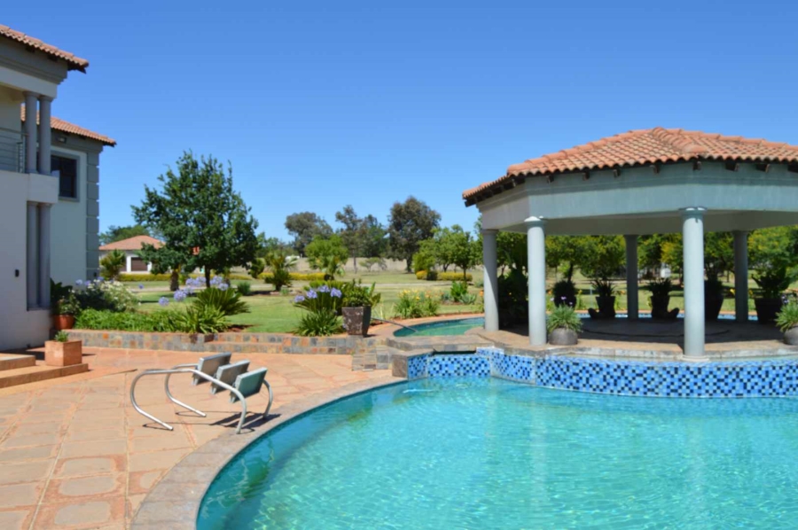 6 Bedroom Property for Sale in Blue Saddle Ranches Gauteng