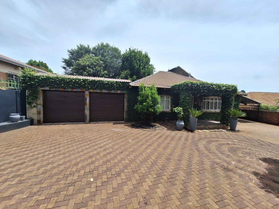 To Let 2 Bedroom Property for Rent in Discovery Gauteng