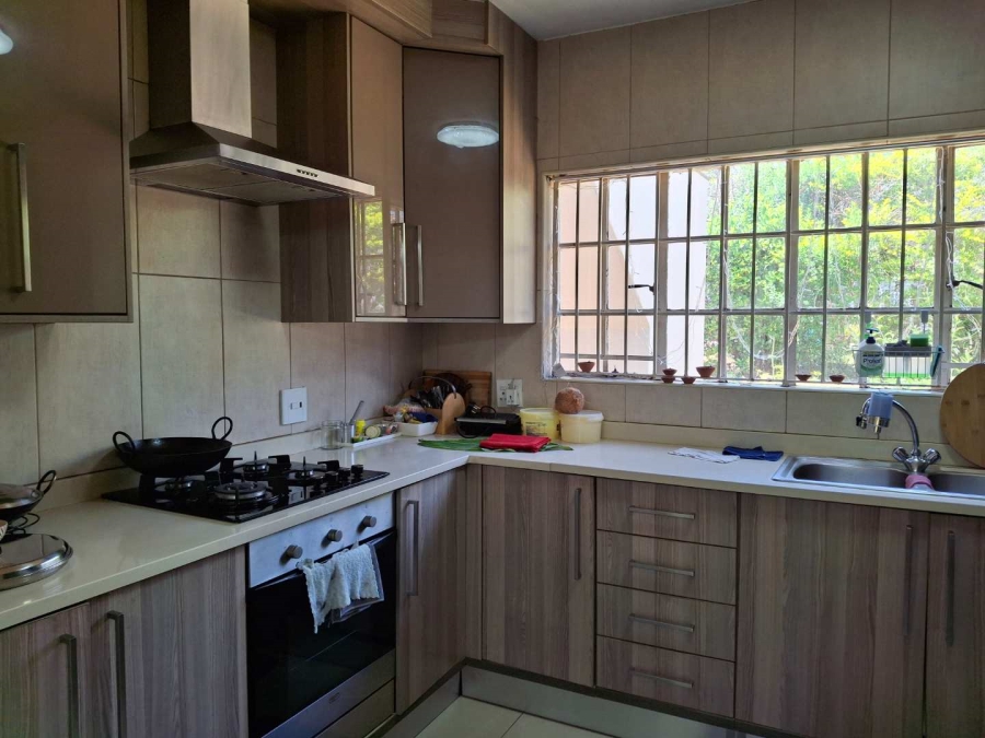 To Let 2 Bedroom Property for Rent in Sandown Gauteng