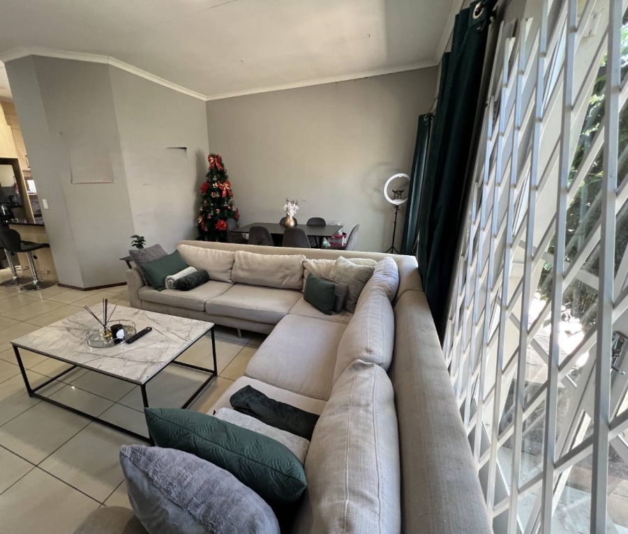 To Let 3 Bedroom Property for Rent in North Riding Gauteng