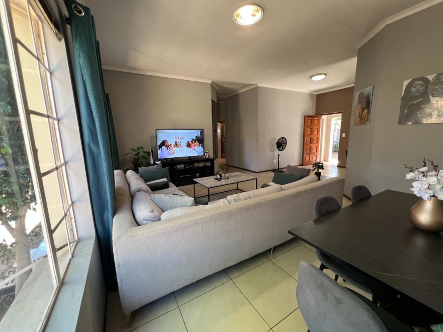 To Let 3 Bedroom Property for Rent in North Riding Gauteng