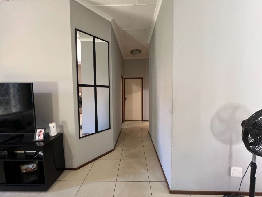 To Let 3 Bedroom Property for Rent in North Riding Gauteng