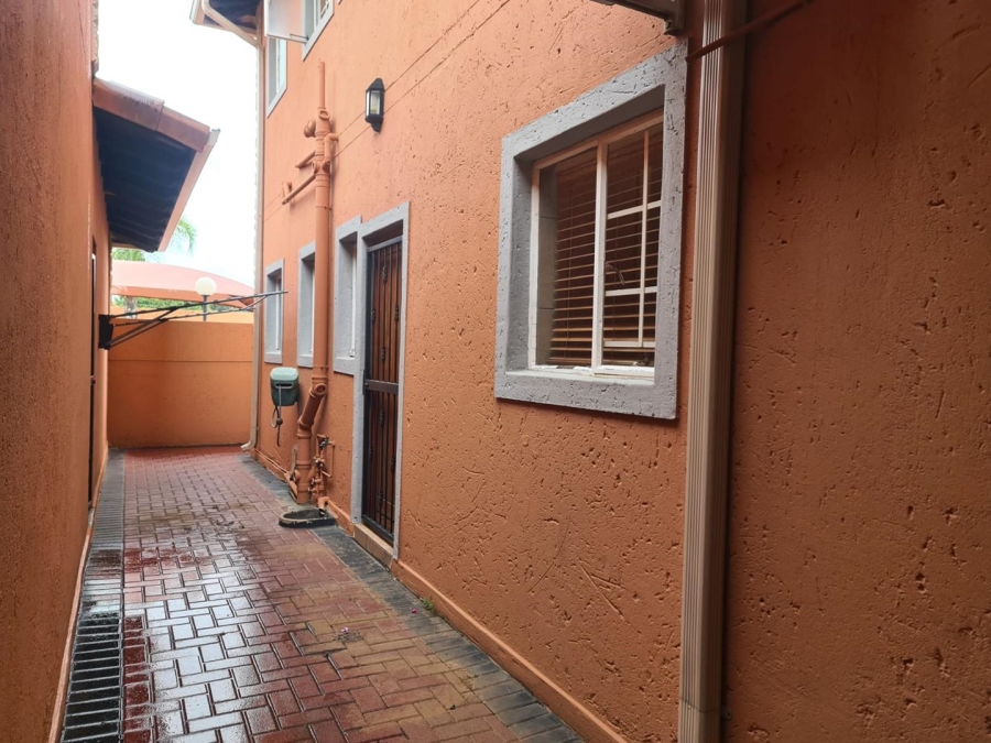 To Let 3 Bedroom Property for Rent in Glen Marais Gauteng