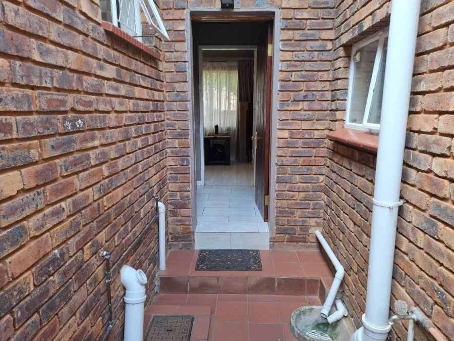 To Let 1 Bedroom Property for Rent in Moreleta Park Gauteng