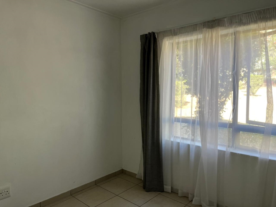 To Let 1 Bedroom Property for Rent in Jackal Creek Golf Estate Gauteng