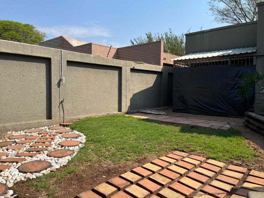 To Let 2 Bedroom Property for Rent in Albertville Gauteng