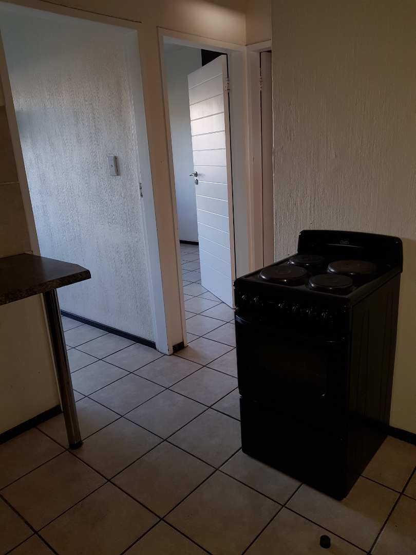 To Let 1 Bedroom Property for Rent in Ruimsig Gauteng