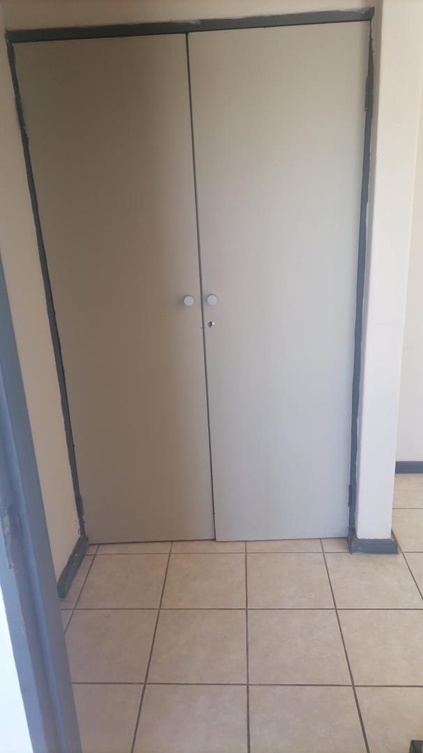 To Let 2 Bedroom Property for Rent in Ruimsig Gauteng