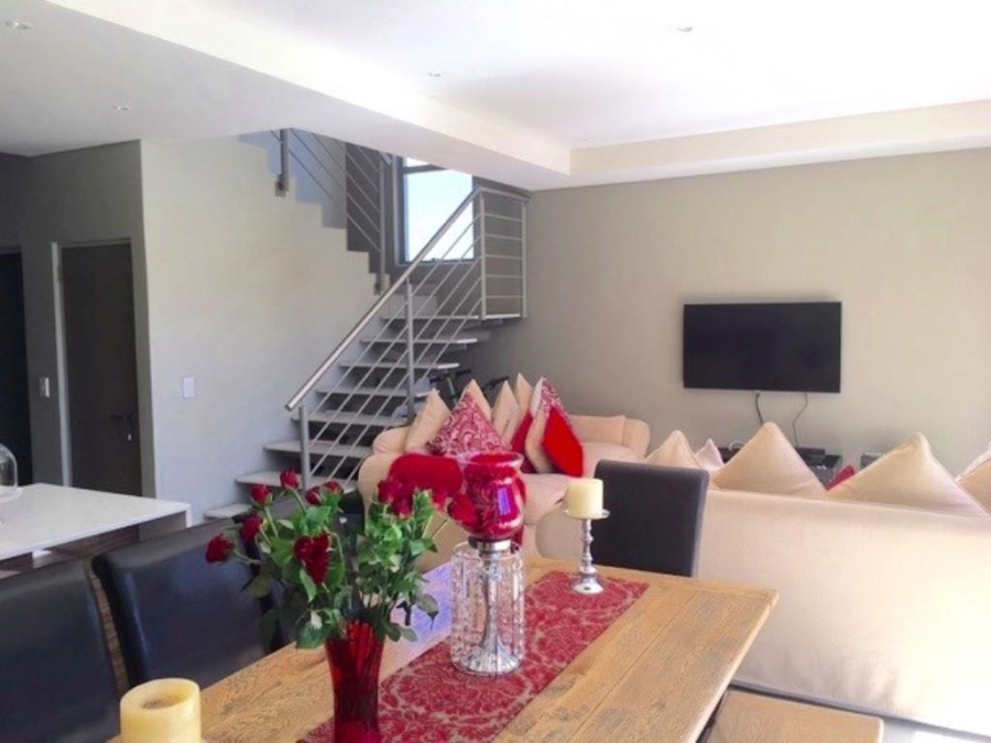 To Let 3 Bedroom Property for Rent in Oaklands Gauteng