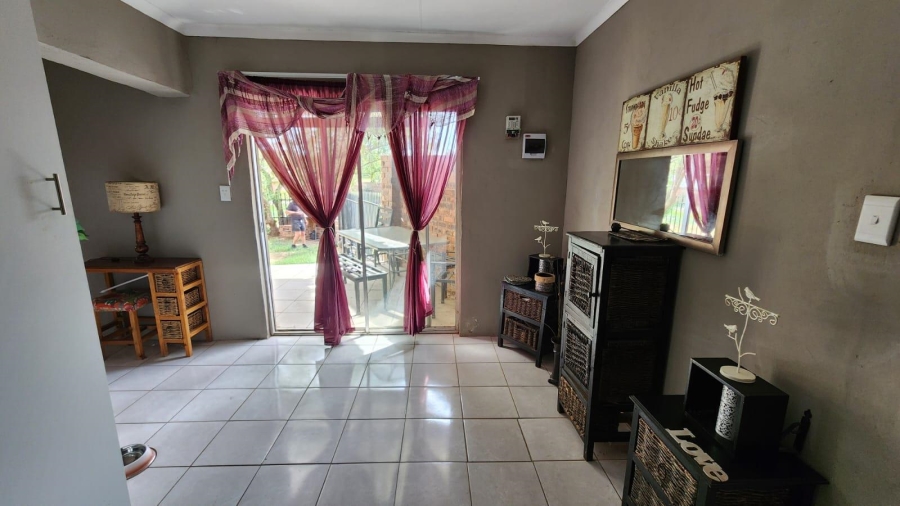 To Let 1 Bedroom Property for Rent in Mnandi Gauteng