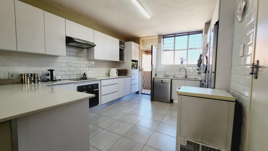 3 Bedroom Property for Sale in Groenkloof Gauteng