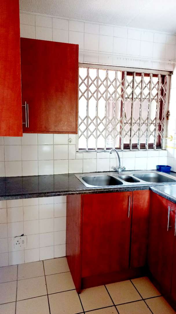 2 Bedroom Property for Sale in Sunninghill Gauteng