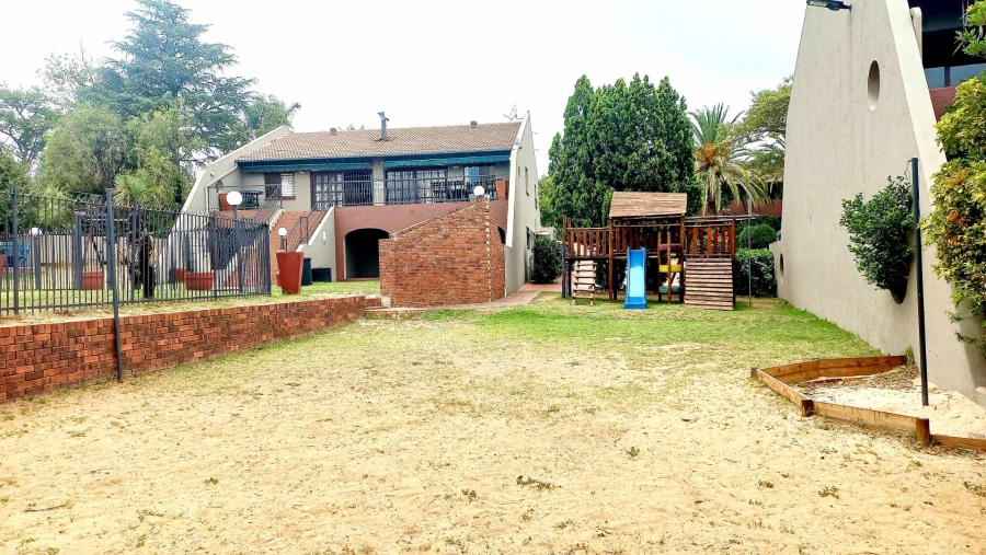 2 Bedroom Property for Sale in Sunninghill Gauteng