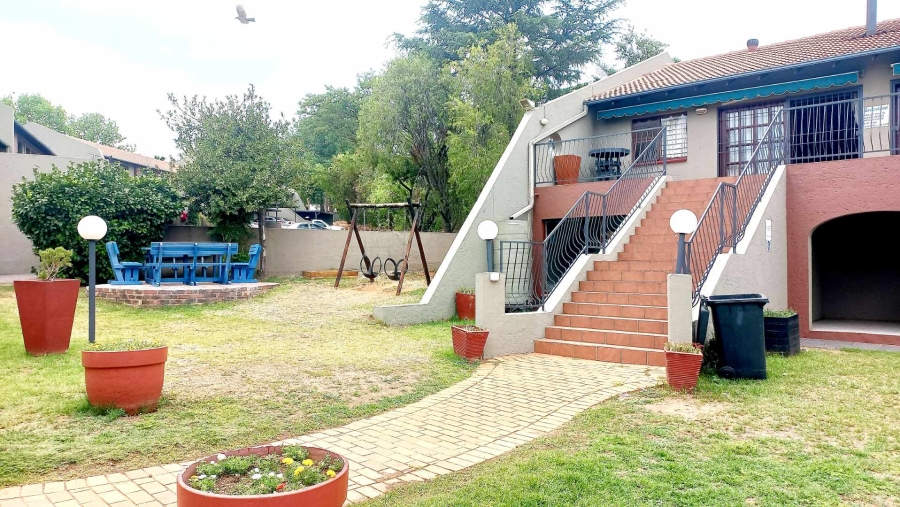 2 Bedroom Property for Sale in Sunninghill Gauteng