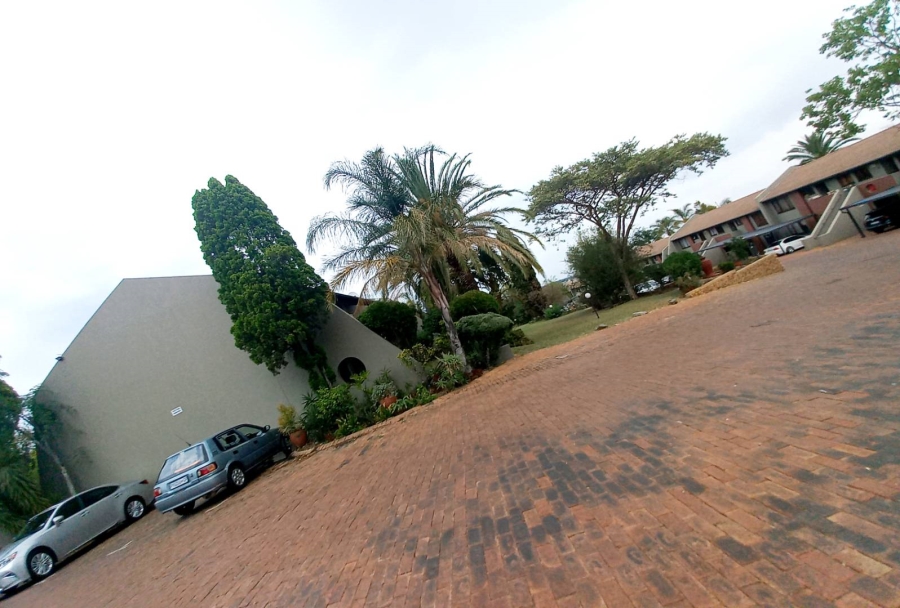 2 Bedroom Property for Sale in Sunninghill Gauteng