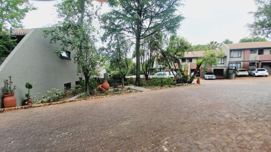 2 Bedroom Property for Sale in Sunninghill Gauteng