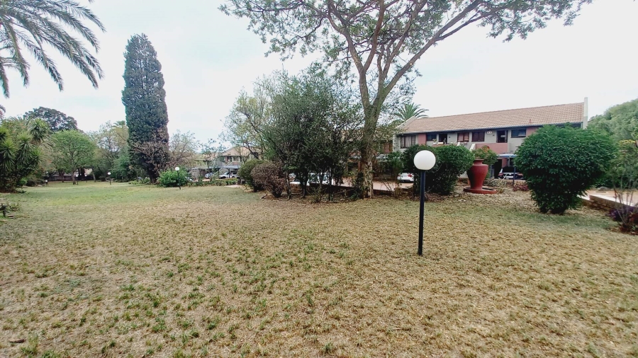 2 Bedroom Property for Sale in Sunninghill Gauteng