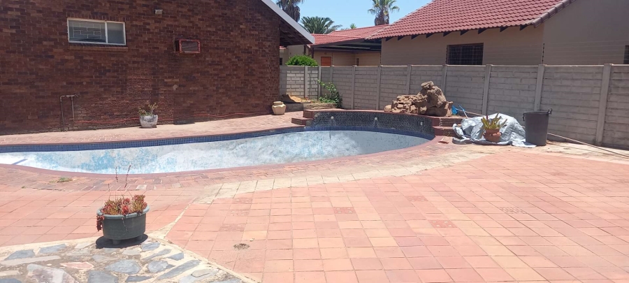 4 Bedroom Property for Sale in Mayberry Park Gauteng