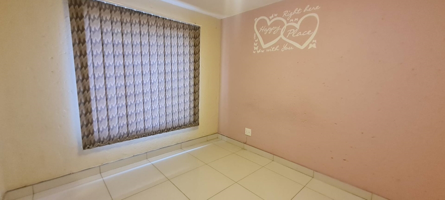 2 Bedroom Property for Sale in Bassonia Rock Gauteng