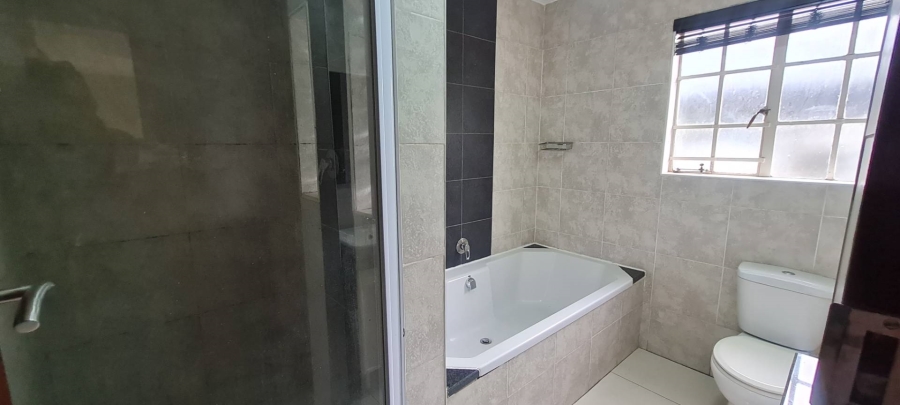 2 Bedroom Property for Sale in Bassonia Rock Gauteng