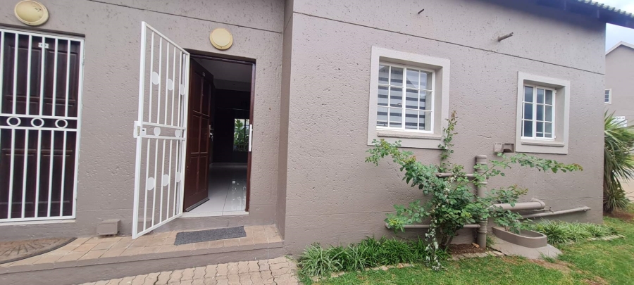 2 Bedroom Property for Sale in Bassonia Rock Gauteng