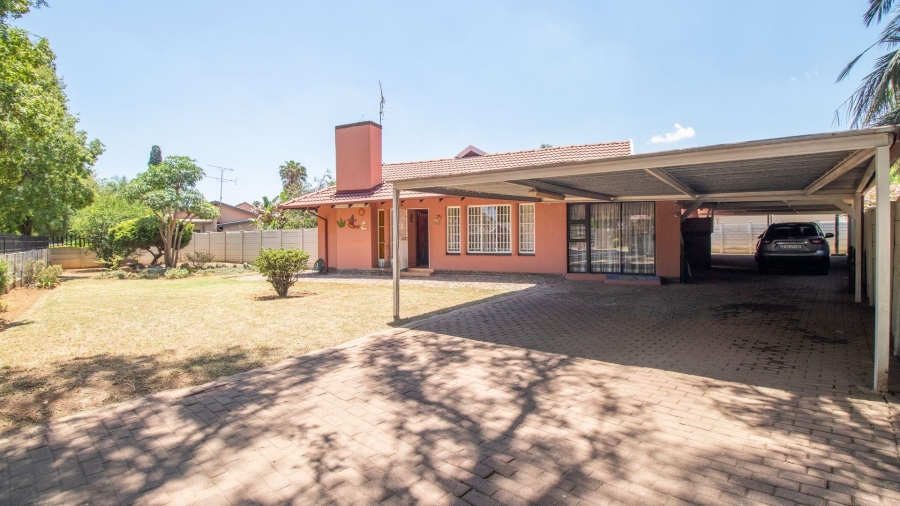 3 Bedroom Property for Sale in Mackenzie Park Gauteng